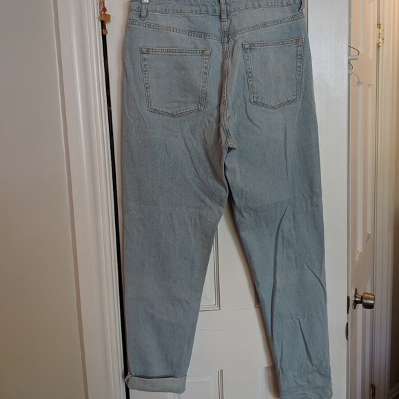 ✨👖Top Shop light Wash mom jeans👖✨ - Picture 6 of 7